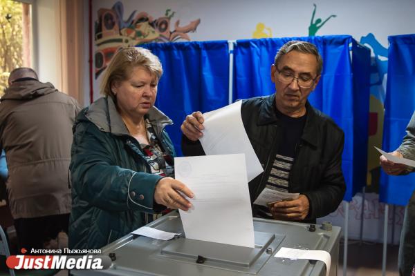 «Рождается новая история города». Как в Екатеринбурге прошел первый общегородской опрос по месту для строительства храма святой Екатерины - Фото 6