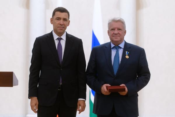  Евгений Куйвашев поблагодарил УГМК за ледовые арены, техуниверситет и современные медцентры - Фото 3