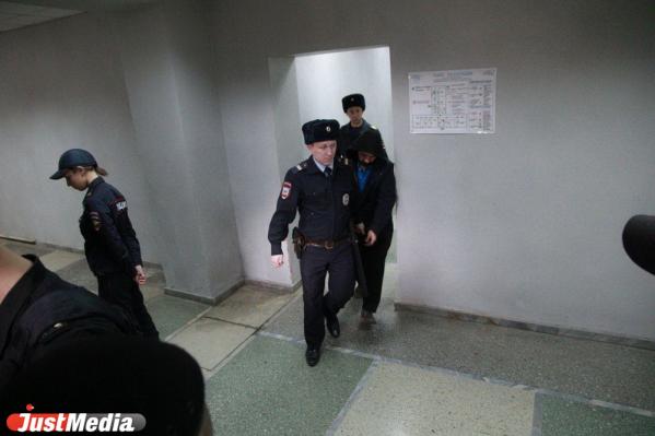 Подозреваемых в убийстве Ксении Каторгиной привезли в суд - Фото 3