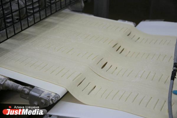 Тонны мяса, пельменей и булок. Гуляем по предприятиям-брендам вместе с JustMedia.ru - Фото 4