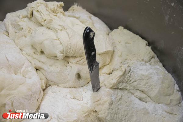 Тонны мяса, пельменей и булок. Гуляем по предприятиям-брендам вместе с JustMedia.ru - Фото 5