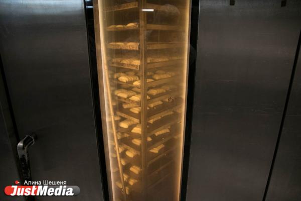 Тонны мяса, пельменей и булок. Гуляем по предприятиям-брендам вместе с JustMedia.ru - Фото 6