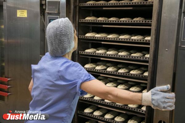 Тонны мяса, пельменей и булок. Гуляем по предприятиям-брендам вместе с JustMedia.ru - Фото 10