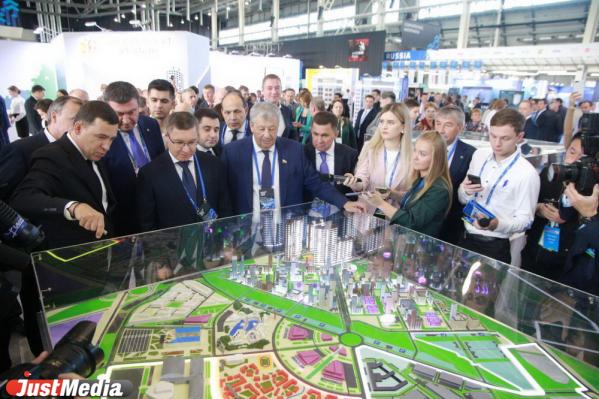 Министру Якушеву показали Ледовую арену и деревню Универсиады - Фото 2