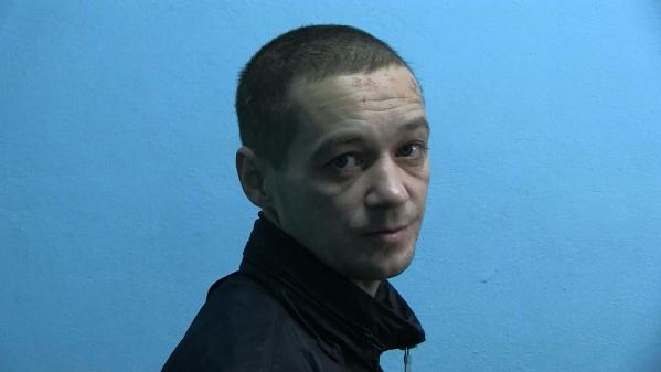 В Екатеринбурге поймали мужчину, который похитил из пункта микрозаймов 70 тысяч поддельных рублей  - Фото 3