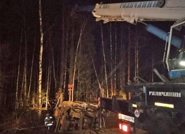 В Невьянском районе на месте, где перевернулся полный топлива бензовоз, рекультивируют грунт - Фото 2