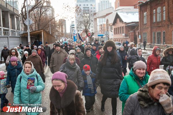 В день памяти святой Екатерины в столице Урала прошел крестный ход - Фото 9