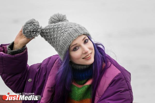 Фрилансер Нина Байкова: «Не укутывайтесь зимой в темное, будьте яркими и оригинальными». В Екатеринбурге -7 градусов - Фото 6