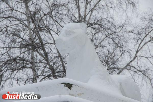 В сквер за Оперным вернули львов - Фото 2