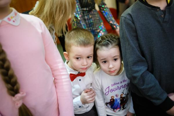 Евгений Куйвашев поприветствовал юных гостей первой новогодней губернаторской елки-2020  - Фото 3