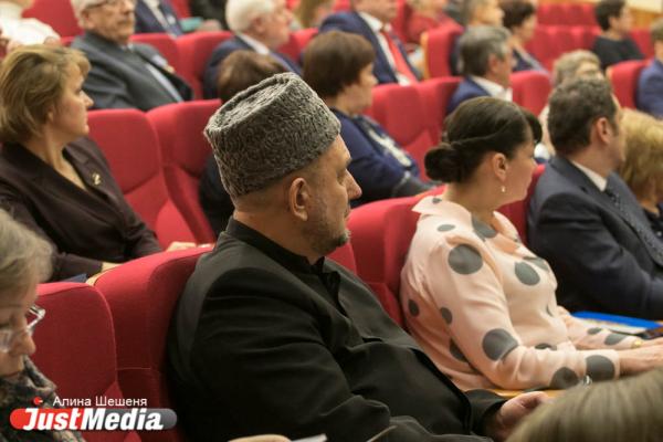 Министру пожаловались, что в Сосьвинской школе дети учатся в столовой - Фото 4