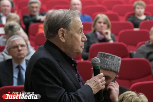  Общественники забросали министра Цветкова вопросами после всколыхнувших регион скандалов - Фото 11