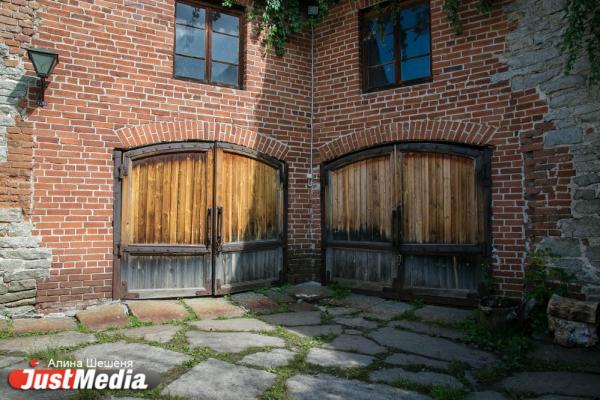 От деревянной избушки до 8-этажного «Дома связи» с солярием и детсадом на крыше. История екатеринбургской почты, начиная с середины XVIII века - Фото 12