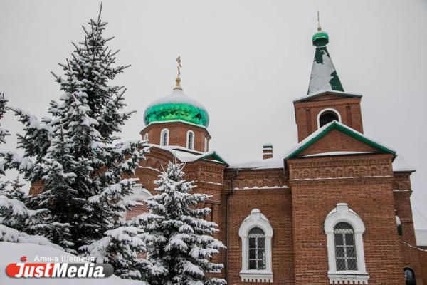 Спикер гордумы нырнул в ледяную воду - Фото 2
