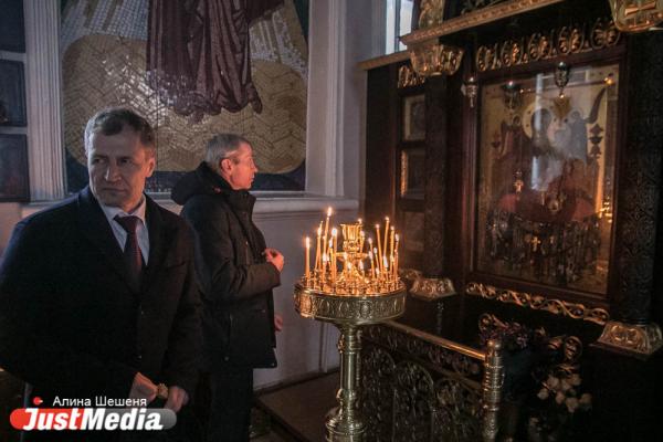 Спикер гордумы нырнул в ледяную воду - Фото 8