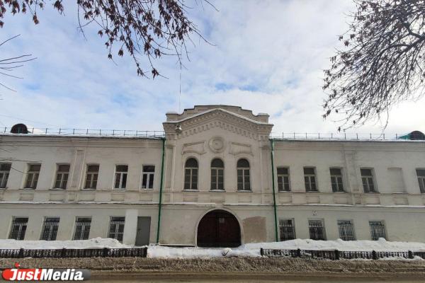 История старейшего госпиталя в Екатеринбурге, где был первый театр, тюремные застенки, богадельня с церковью, а теперь музей ИЗО - Фото 19