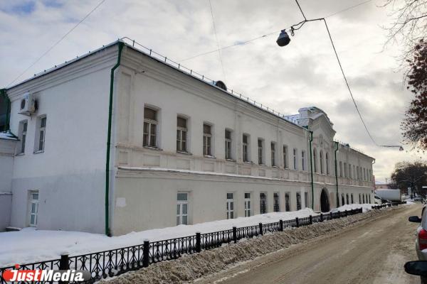 История старейшего госпиталя в Екатеринбурге, где был первый театр, тюремные застенки, богадельня с церковью, а теперь музей ИЗО - Фото 20