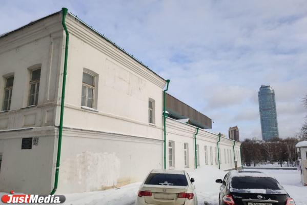 История старейшего госпиталя в Екатеринбурге, где был первый театр, тюремные застенки, богадельня с церковью, а теперь музей ИЗО - Фото 22