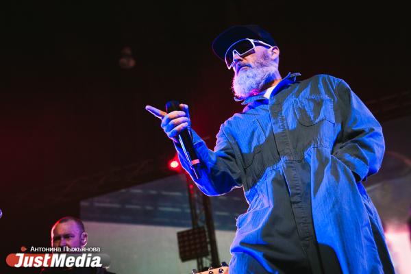 Limp Bizkit на концерте в Екатеринбурге исполнили хит Курта Кобейна и вытащили на сцену подростка - Фото 3