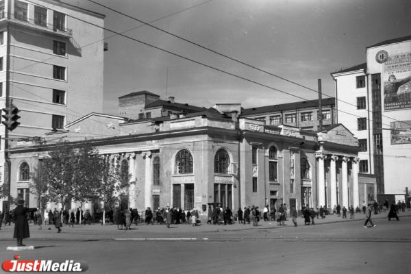 От Большой до Ленина. Почему главную улицу Екатеринбурга постоянно переименовывали, но в последний раз не стали - Фото 36