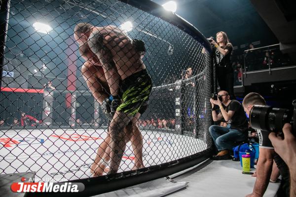 «Уральский халк» победил поляка Пастернака - Фото 5