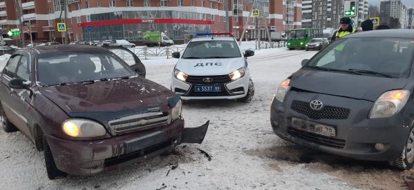 В Академическом мама с тремя детьми на «Шевроле» пролетела перекресток на «красный» и протаранила «Тойоту» - Фото 5