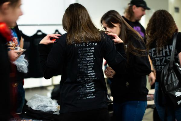 Вчерашний концерт Lindemann в Екатеринбурге разнес площадку Екатеринбург-ЭКСПО и пожалел психику российских фанатов - Фото 3