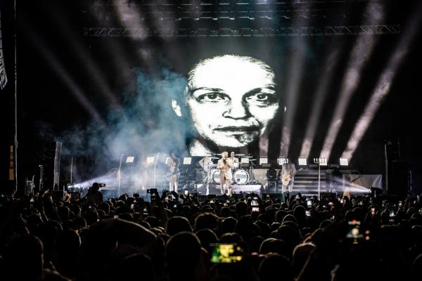 Вчерашний концерт Lindemann в Екатеринбурге разнес площадку Екатеринбург-ЭКСПО и пожалел психику российских фанатов - Фото 5