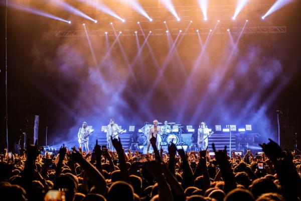 Вчерашний концерт Lindemann в Екатеринбурге разнес площадку Екатеринбург-ЭКСПО и пожалел психику российских фанатов - Фото 14