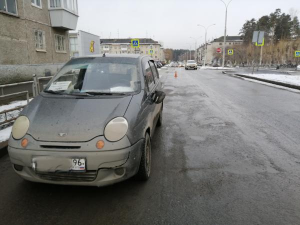 В Екатеринбурге водитель «Матиза», сбил на «зебре» подростка, который бежал в школу - Фото 2