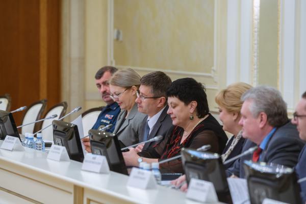 В Свердловской области из-за коронавируса запретили проводить мероприятия с участием более 5 тысяч зрителей - Фото 3