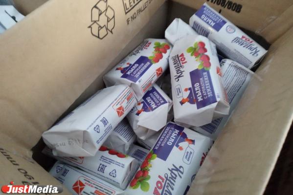 Красный крест начал выдавать екатеринбуржцам антибактериальные салфетки, мыло и маски, которые собирали для Гуанчжоу - Фото 9