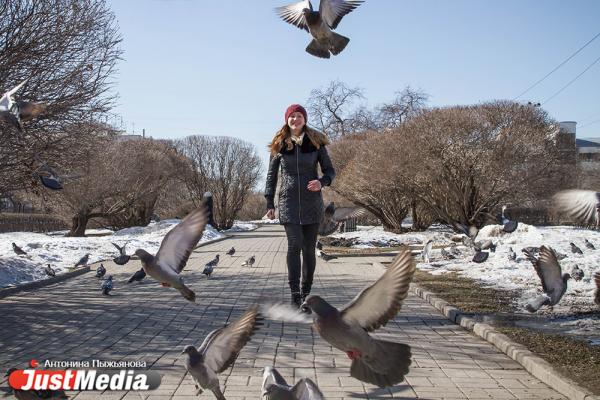 Студентка Елизавета Силаева: «Люблю весну, она, покой даря, порывом ветра налетает на тебя». В Екатеринбурге +13 градусов - Фото 7