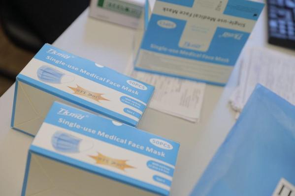 В свердловские больницы продолжает поступать гуманитарный груз от РМК и фонда святой Екатерины - Фото 2