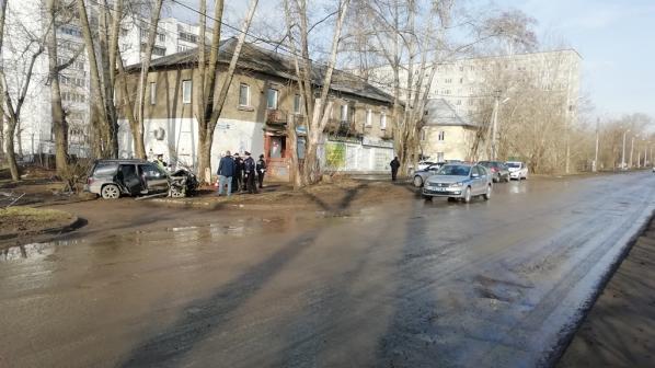 В Екатеринбурге водитель-новичек на «Субару» влетела в дерево. Погиб человек - Фото 2