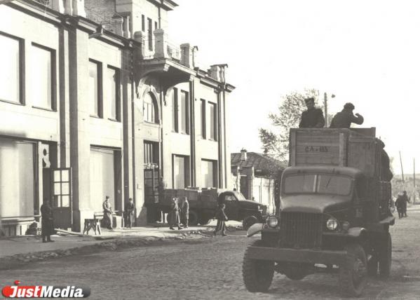 Пожарные посты и круглосуточное дежурство милиции. Как в Свердловске в годы войны сохраняли рукописи Пушкина и шедевры из Эрмитажа - Фото 27