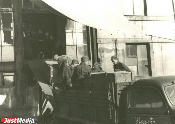 Пожарные посты и круглосуточное дежурство милиции. Как в Свердловске в годы войны сохраняли рукописи Пушкина и шедевры из Эрмитажа - Фото 22