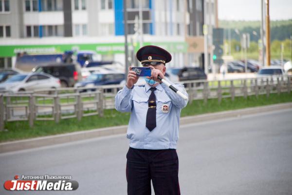 В Екатеринбурге показали, как ловят нарушителей масочного режима - Фото 8