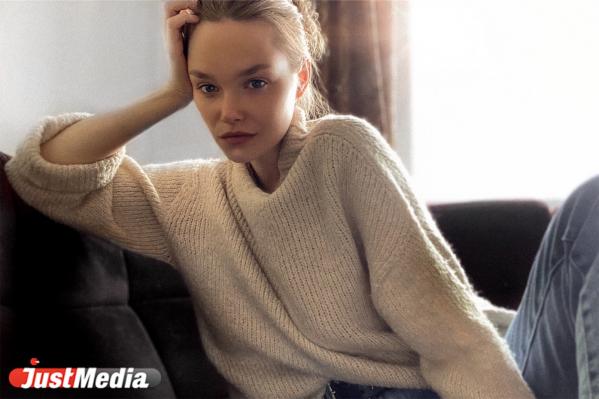 Мария Вьюгова, студентка УрГПУ. «Я люблю наряжаться и не смогу подобрать наряд, если не буду знать, какая сегодня погода». В Екатеринбурге +25 градусов - Фото 3