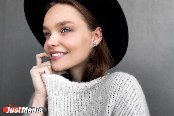 Мария Вьюгова, студентка УрГПУ. «Я люблю наряжаться и не смогу подобрать наряд, если не буду знать, какая сегодня погода». В Екатеринбурге +25 градусов - Фото 4