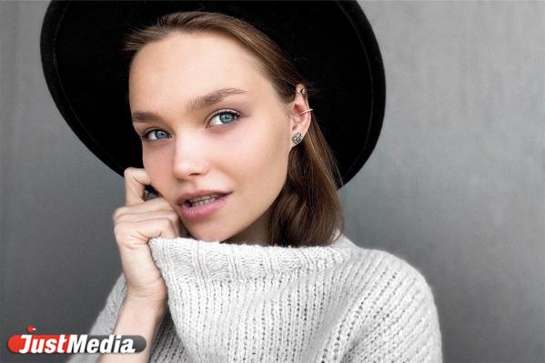 Мария Вьюгова, студентка УрГПУ. «Я люблю наряжаться и не смогу подобрать наряд, если не буду знать, какая сегодня погода». В Екатеринбурге +25 градусов - Фото 5