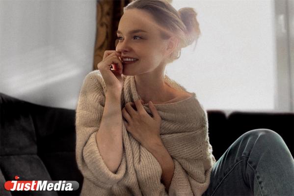 Мария Вьюгова, студентка УрГПУ. «Я люблю наряжаться и не смогу подобрать наряд, если не буду знать, какая сегодня погода». В Екатеринбурге +25 градусов - Фото 7