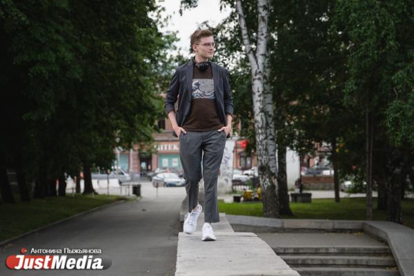Максим Филиппович, АРТЛИКБЕЗ: «Какой бы не была погода, мне нравится взять свой пленочный фотоаппарат и снять случайный момент городской жизни». В Екатеринбурге +26 градусов - Фото 2