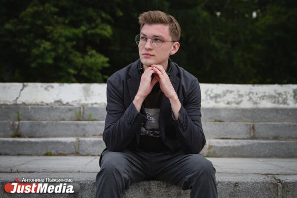 Максим Филиппович, АРТЛИКБЕЗ: «Какой бы не была погода, мне нравится взять свой пленочный фотоаппарат и снять случайный момент городской жизни». В Екатеринбурге +26 градусов - Фото 8