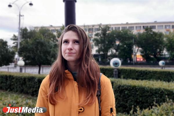 Анна Светлова, выпускница УрФУ: «Лето в Екатеринбурге – это когда ты покупаешь себе легкие вещи, а носишь все равно куртку». В Екатеринбурге +18 градусов - Фото 2