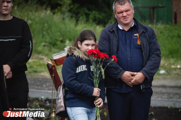 На Шувакише открыли памятник землякам, погибшим в годы Великой Отечественной войны - Фото 2