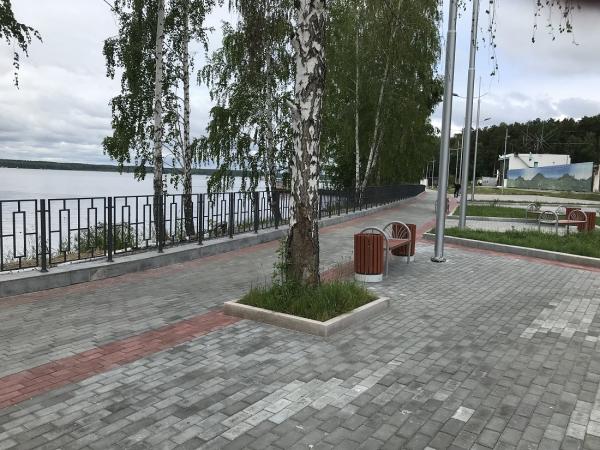 В Заречном открыли благоустроенную набережную Белоярского водохранилища стоимостью 35,5 млн рублей - Фото 2