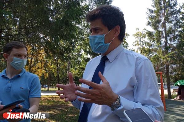 Администрация Академического, многоуровневые развязки и ржавая остановка. Репортаж с объезда мэра Екатеринбурга по Ленинскому району. - Фото 2