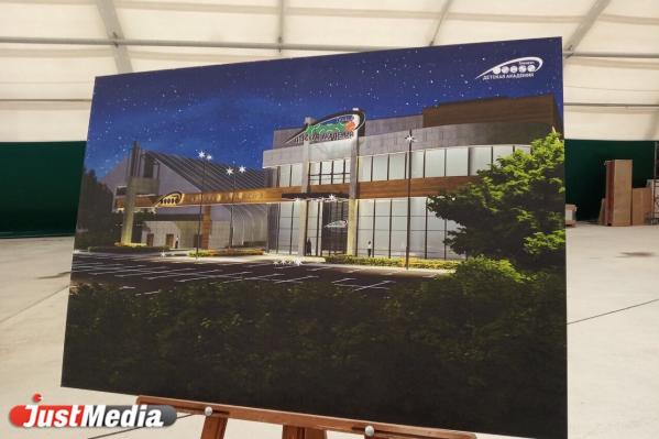 Администрация Академического, многоуровневые развязки и ржавая остановка. Репортаж с объезда мэра Екатеринбурга по Ленинскому району. - Фото 14