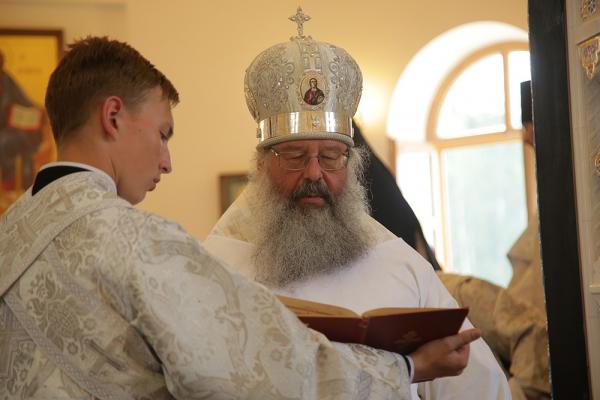 Митрополит Кирилл освятил «родительский» храм в Верхней Пышме - Фото 3